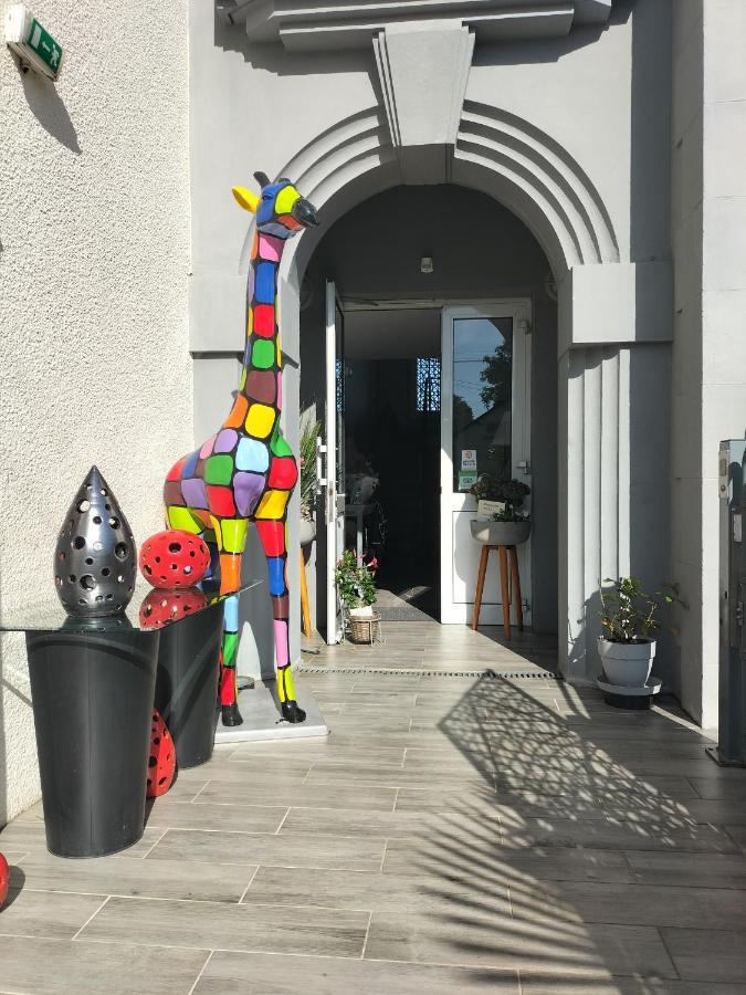Hotel Le 6 3 Home Port En Bessin 외부 사진