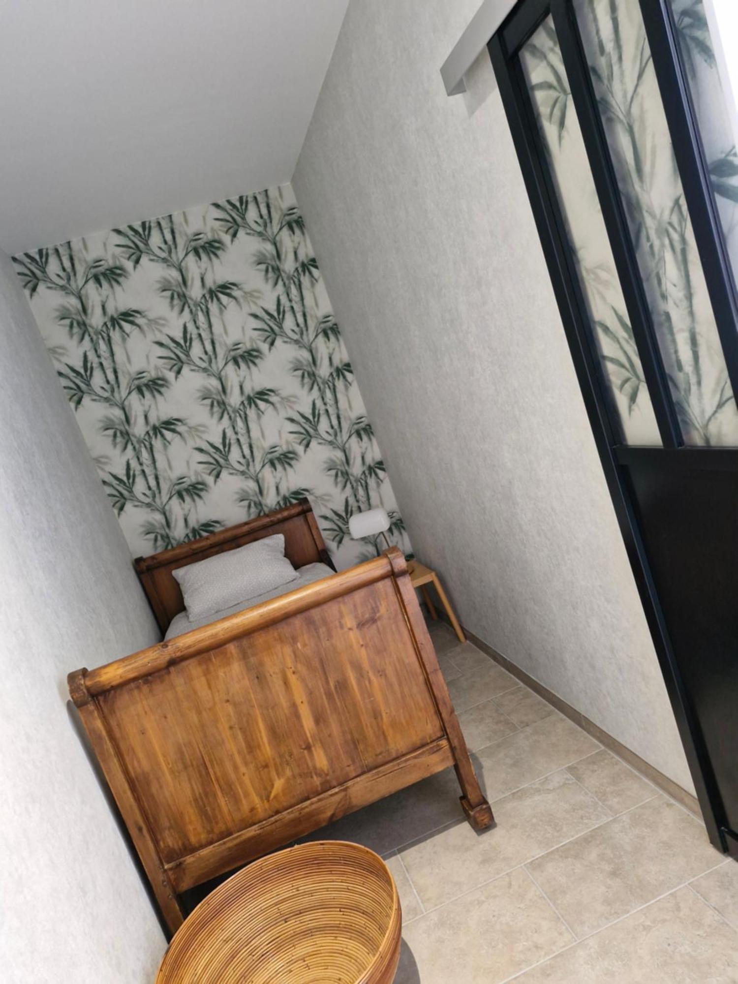 Hotel Le 6 3 Home Port En Bessin 외부 사진